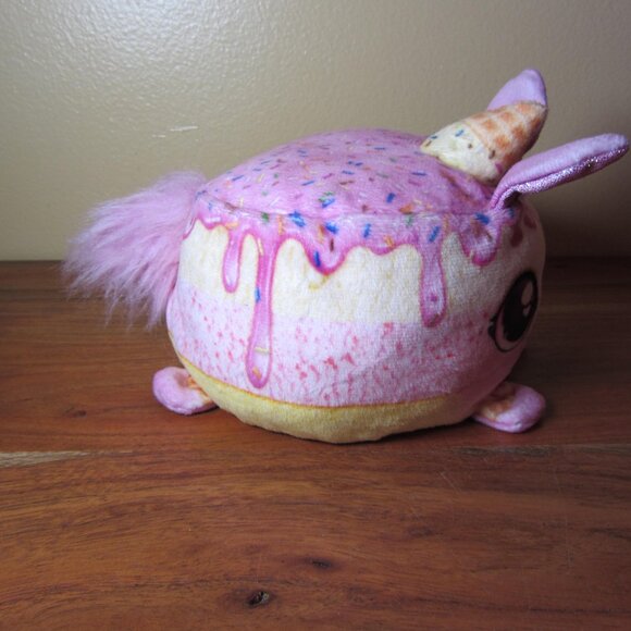 plush cookeez makery freezy cakez unicorn 2023 moose toys (W5973) - Picture 7 of 11